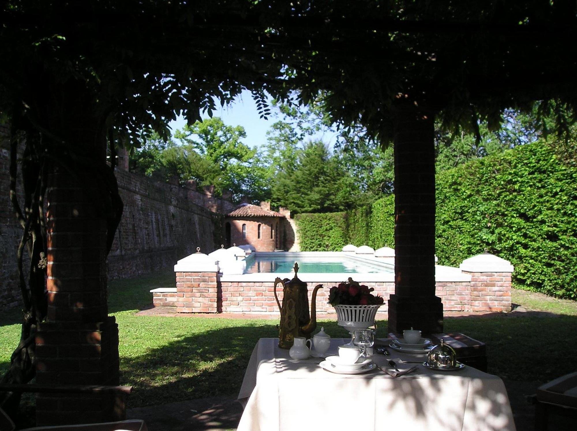 Castello Di Gabiano Villa Bagian luar foto